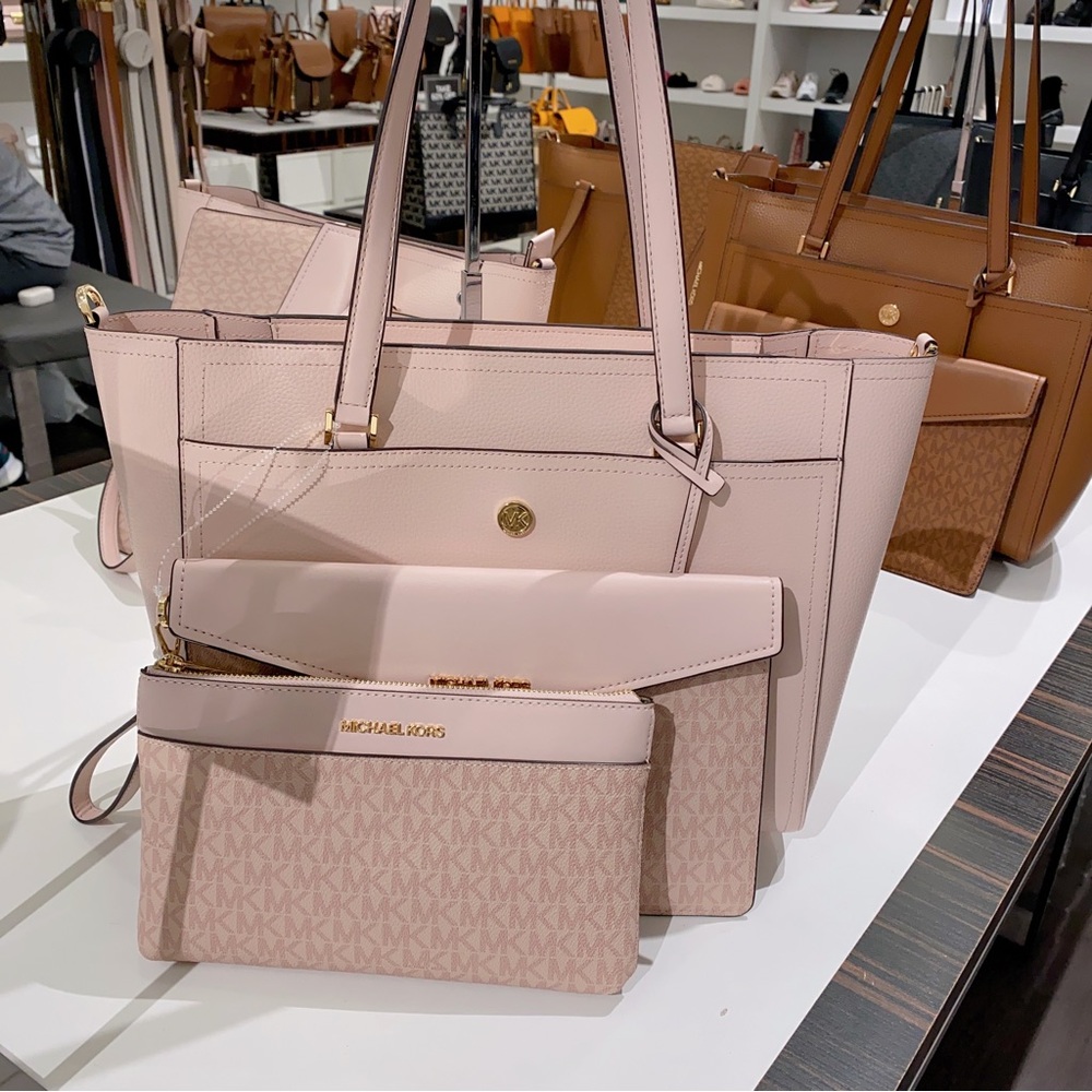 Michael Kors Maisie Large Pebbled Leather 3-in-1 Tote Bag - Picture 2 of 12